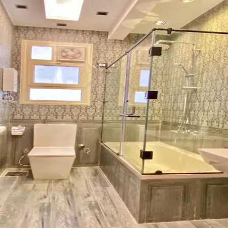 Luxurious New Cairo City Auc Cairo Families Only Exterior photo
