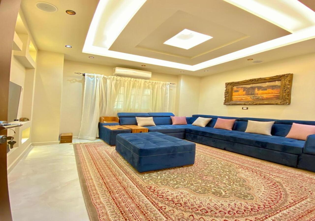 Apartment Luxurious New Auc Families Only *