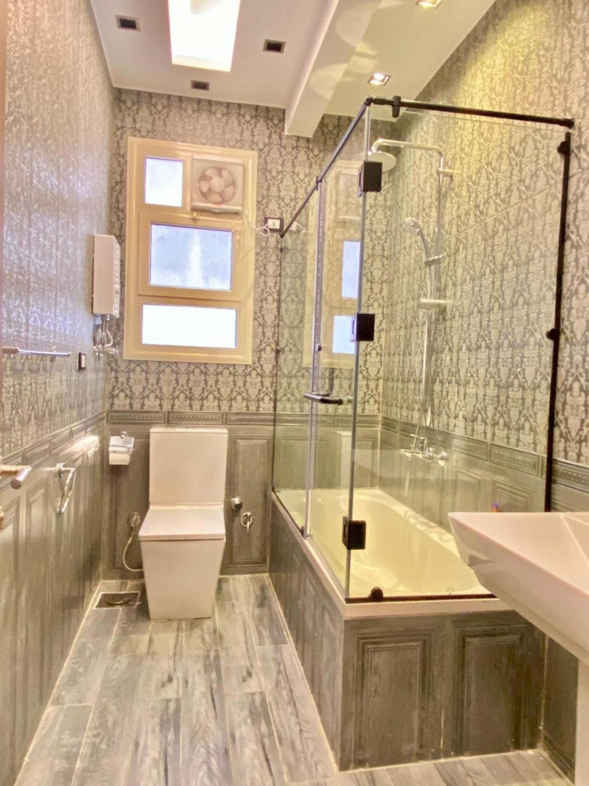 Luxurious New Auc Families Only
